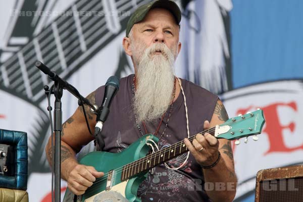 SEASICK STEVE - 2017-07-23 - PARIS - Hippodrome de Longchamp - Main Stage 2 - 